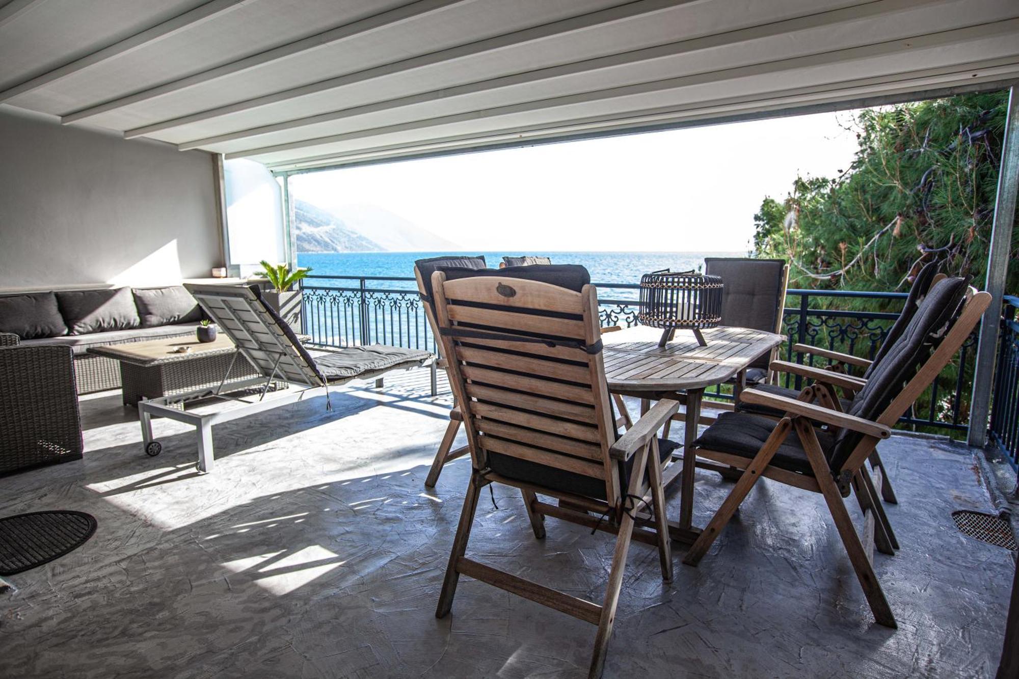 Kalafatis Beach Home Itea Rum bild